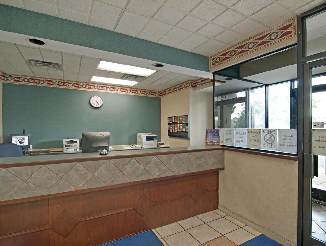 America'S Best Value Inn & Suites - Memphis/Graceland Exterior foto